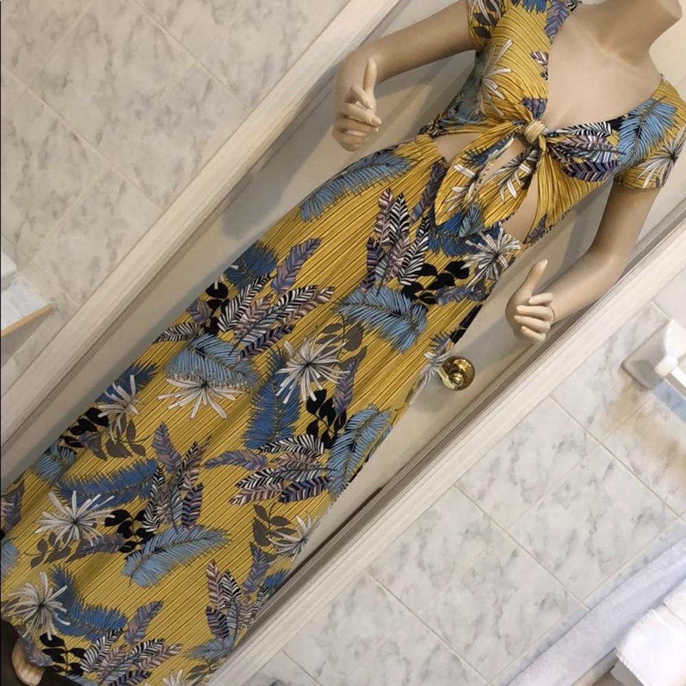 MUSTARD WITH LEAVES PRINT DRESS - Picture 4 of 9